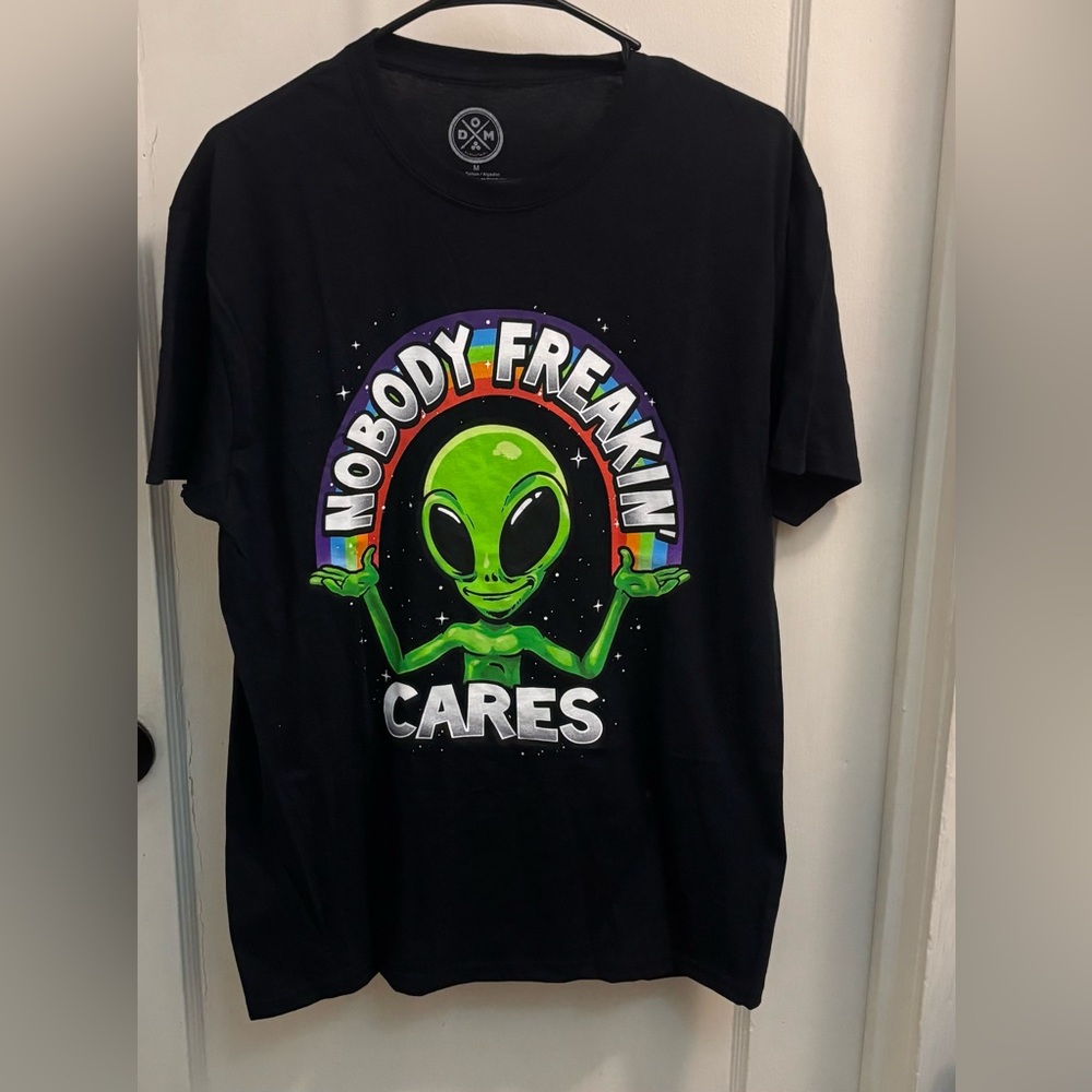 Black Alien Graphic T-Shirt DOM size medium NWOT